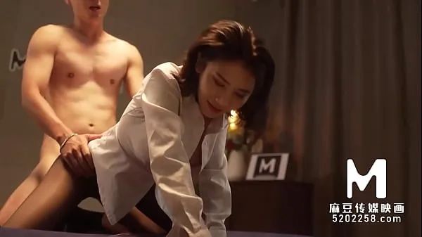 Watch Free Porn No Ads: Secretary Zhou Ning Caresses in Asian Scene